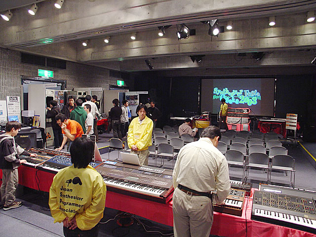Hall01